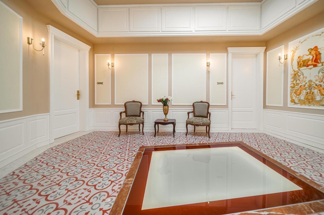Hotel Templum Clava Bukurešť Exteriér fotografie